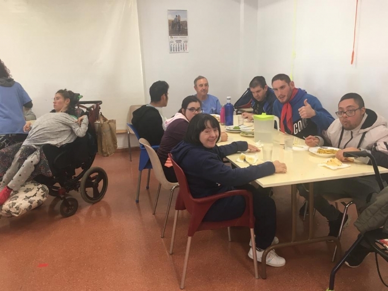 Adjudican el contrato de catering y comedor en los Centros de Da para Personas con Discapacidad y la Escuela Infantil Clara Campoamor