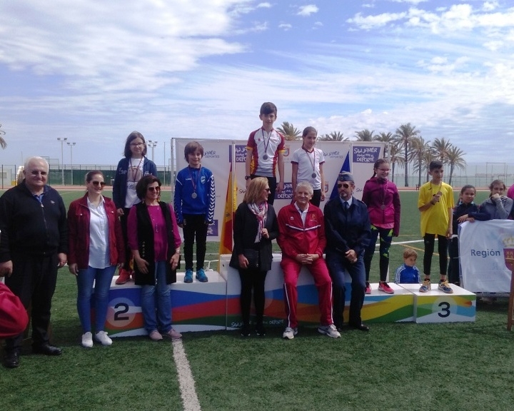 Excelentes resultados de los centros de enseanza de Totana en la Final Regional de Orientacin de Deporte Escolar, celebrada en San Javier, con tres campeonas regionales