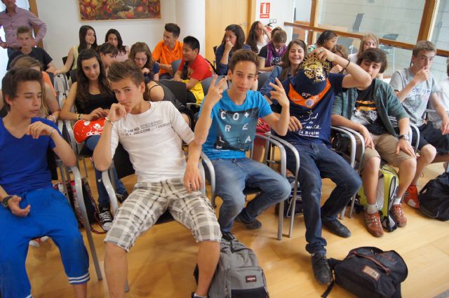 SE OFRECE UNA RECEPCIÓN INSTITUCIONAL A LOS ALUMNOS DEL IES "PRADO MAYOR" Y ESTUDIANTES DE MONTPELLIER QUE HAN PARTICIPADO EN EL INTERCAMBIO HISPANO-FRANCÉS 