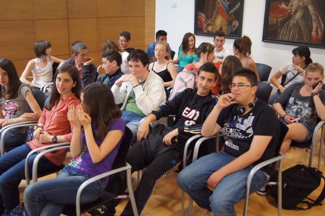 SE OFRECE UNA RECEPCIÓN INSTITUCIONAL A LOS ALUMNOS DEL IES "PRADO MAYOR" Y ESTUDIANTES DE MONTPELLIER QUE HAN PARTICIPADO EN EL INTERCAMBIO HISPANO-FRANCÉS 