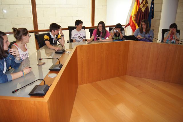 SE OFRECE UNA RECEPCIÓN INSTITUCIONAL A LOS ALUMNOS DEL IES "PRADO MAYOR" Y ESTUDIANTES DE MONTPELLIER QUE HAN PARTICIPADO EN EL INTERCAMBIO HISPANO-FRANCÉS 