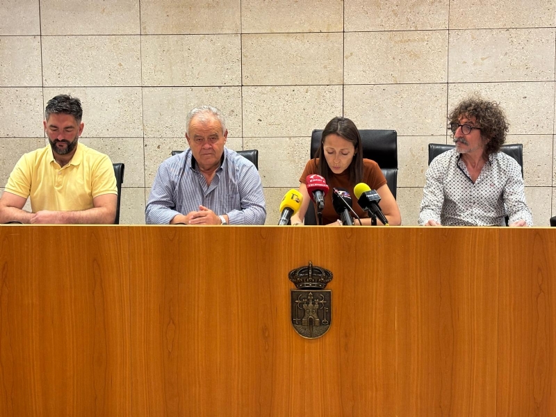 Autoridades locales dan lectura al Manifiesto con motivo del D&iacute;a Internacional de las Familias que se celebra cada 15 de mayo, y este a&ntilde;o reivindica las desigualdades y el bienestar infantil