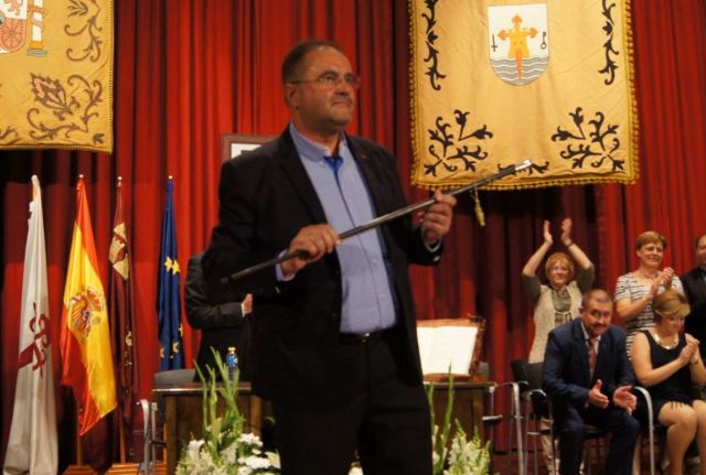 Juan Jos Cnovas renuncia a la Alcalda de Totana, cuyo relevo al frente del Ayuntamiento se escenificar el 24 de junio por parte de Andrs Garca en una sesin en el Centro Sociocultural La Crcel