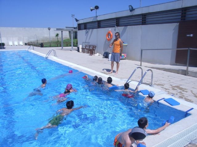 La Concejala de Deportes informa que maana 17 de junio comienza la temporada de las piscinas en el Complejo Deportivo Guadalentn, en la pedana de El Paretn