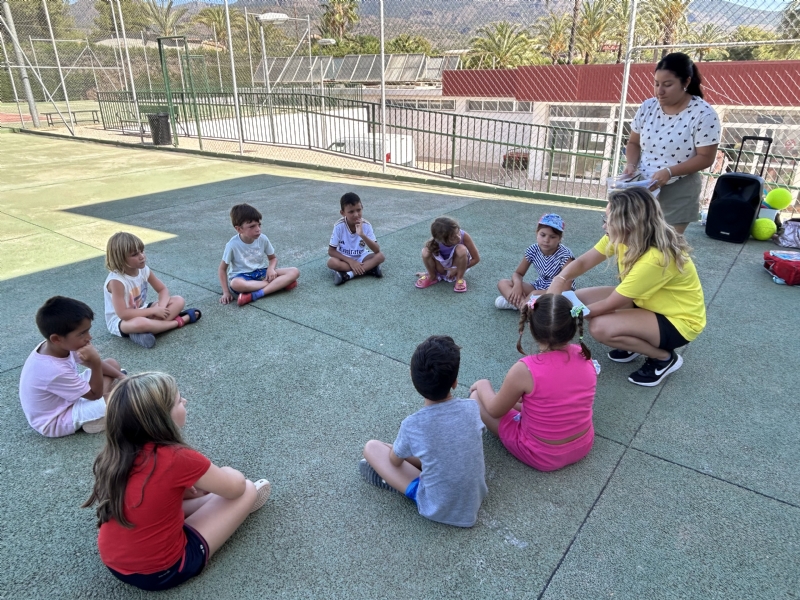 Ms de 300 nios y jvenes participan en el programa de las Escuelas del Verano Polideportivo 2024, que se celebra en el Polideportivo Municipal y el Complejo Polideportivo de El Paretn 