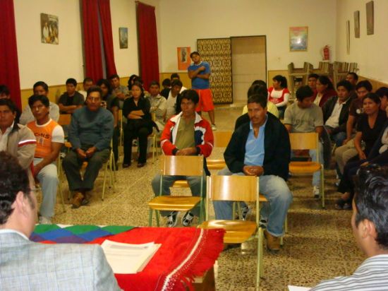 TÉCNICOS DEL SERVICIO MUNICIPAL DE INMIGRACIÓN DE LA CONCEJALÍA DE BIENESTAR SOCIAL PARTICIPAN EN UNA CHARLA INFORMATIVA CON LA CÓNSUL DE BOLIVIA, QUE CONTÓ CON LA ASISTENCIA DE 40 PERSONAS