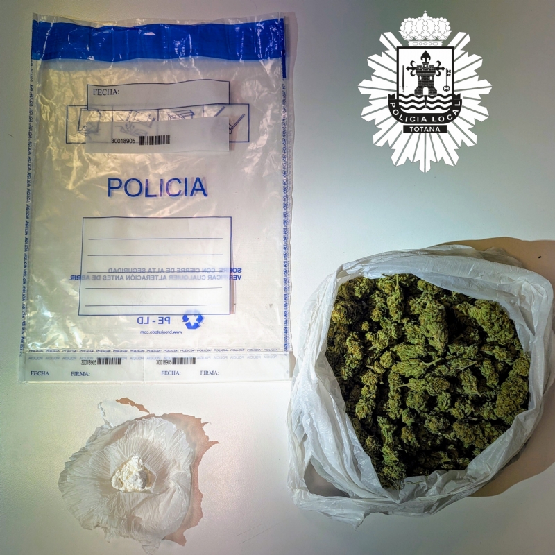 La Polica Local detiene a un individuo por trfico de drogas, al que se le incautaron diferentes cantidades de marihuana y cocana