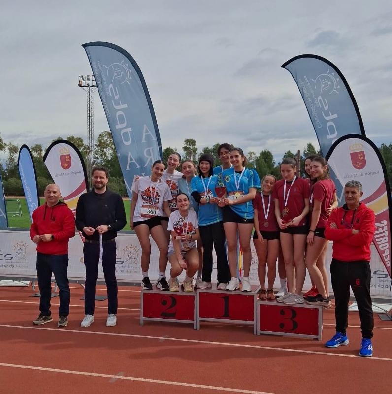 El equipo Juvenil Femenino del IES Juan de la Cierva se proclama campe&oacute;n regional de Campo a Trav&eacute;s de Deporte Escolar
