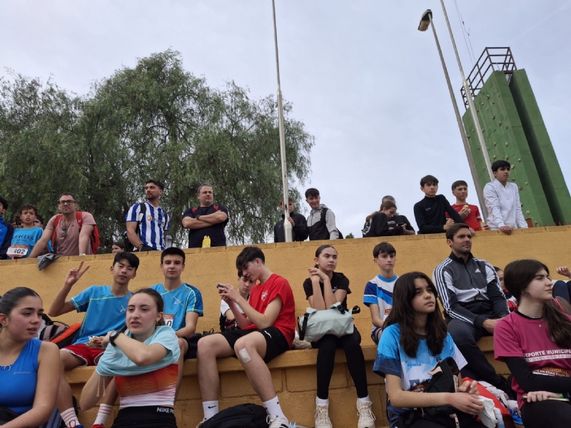 El equipo Juvenil Femenino del IES Juan de la Cierva se proclama campe&oacute;n regional de Campo a Trav&eacute;s de Deporte Escolar