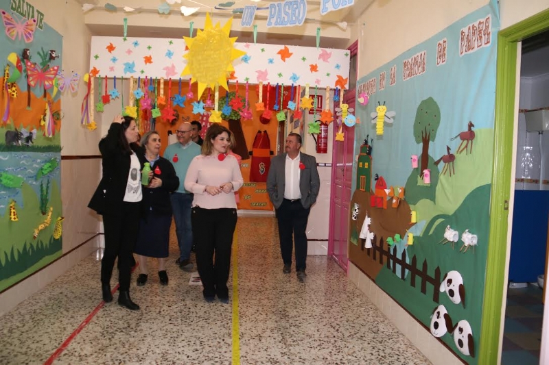 Autoridades municipales asisten a la jornada "Celebración del aprendizaje" con la que culmina el proyecto de innovación pedagógica "#Eureka" en el Colegio "La Milagrosa"