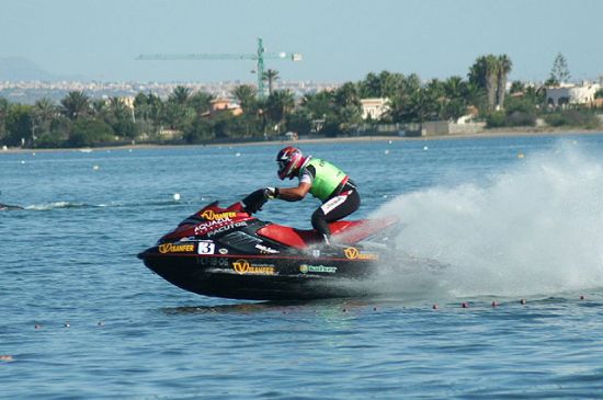 LA CONCEJALA DE DEPORTES PRESENTA Y APOYA LA TEMPORADA DE LOS DOS PILOTOS DE MOTONUTICA TOTANEROS, ANTONIO COSTA Y FRANCISCO SNCHEZ