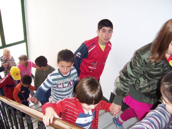 ALUMNOS DE INFANTIL Y PRIMARIA DEL COLEGIO PBLICO DE LBOR VISITAN EL AYUNTAMIENTO PARA CONOCER DE CERCA LOS SERVICIOS QUE SE PRESTAN Y LAS DEPENDENCIAS MUNICIPALES