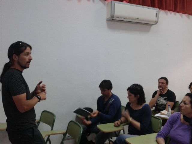 LA CONCEJALÍA DE DEPORTES ORGANIZÓ EL PASADO SÁBADO 13 DE ABRIL UN CURSO DE FORMACIÓN DENOMINADO "TÉCNICAS BÁSICAS DE SENDERISMO" AL QUE SE INSCRIBIERON 13 PERSONAS