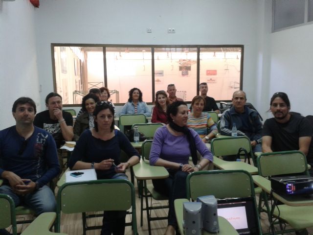 LA CONCEJALÍA DE DEPORTES ORGANIZÓ EL PASADO SÁBADO 13 DE ABRIL UN CURSO DE FORMACIÓN DENOMINADO "TÉCNICAS BÁSICAS DE SENDERISMO" AL QUE SE INSCRIBIERON 13 PERSONAS