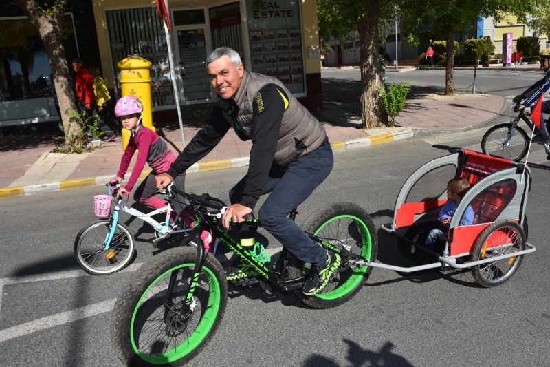 El Día de la Bicicleta, organizado por la Concejalía de Deportes, congregó a 420 participantes que disfrutaron de una magnífica jornada familiar en un gran ambiente festivo y deportivo