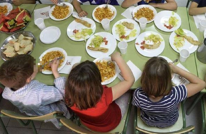 Conceden 92 becas de comedor para garantizar el derecho bsico de alimentacin a escolares en situacin de vulnerabilidad afectados por el cierre de los centros educativos 