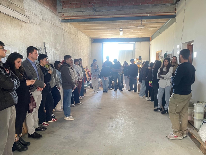 Alumnos de FP del Grado Superior de Administración y Finanzas del IES Prado Mayor visitan el Centro de Desarrollo Local y el Vivero de Empresas Alumnos de FP del Grado Superior de Administración y Finanzas del IES Prado Mayor visitan el Centro de Desarrollo Local y el Vivero de Empresas