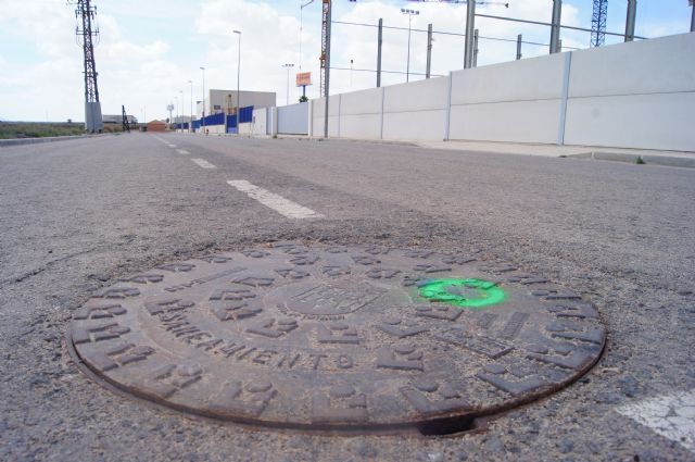 LA CONCEJALA DE SALUD PBLICA INICIA LOS TRATAMIENTOS PARA EL CONTROL DE CUCARACHAS Y ROEDORES EN LA RED DE ALCANTARILLADO MUNICIPAL Y EN LOS SOLARES PBLICOS