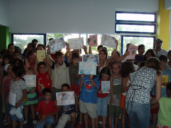 LOS PROYECTOS DE PROMOCIN EDUCATIVA Y DINAMIZACIN SOCIAL EN BARRIOS QUE LLEVA A CABO EL CANDIL SE DESPIDEN DURANTE LA POCA ESTIVAL CON LA CELEBRACIN DE UNA GRAN FIESTA EN LA EDUTECA PUZZLE