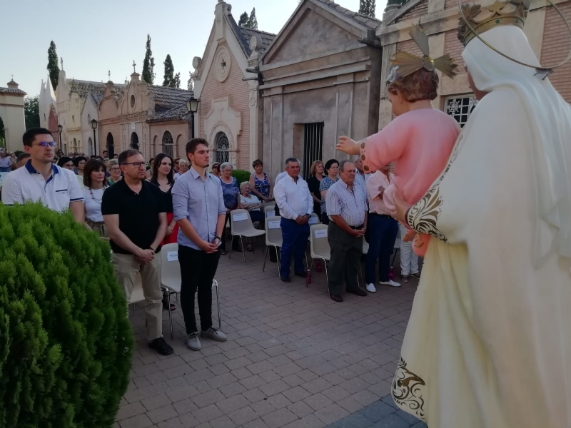 Se celebra la tradicional misa en honor a la patrona del Cementerio Municipal 