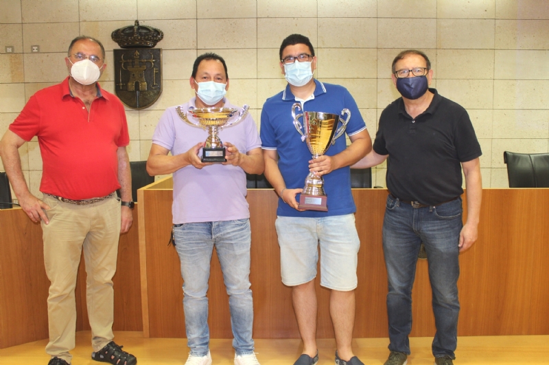 Entregan los trofeos de la Liga de Fútbol "Enrique Ambit Palacios" y la Copa Fútbol Aficionado "Juego Limpio" de la temporada 2021