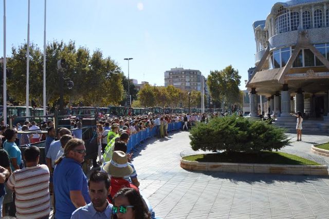 Los regantes tomaron ayer la Asamblea Regional en Cartagena para pedir ms agua, como previa a la manifestacin del 13 de octubre en Madrid
