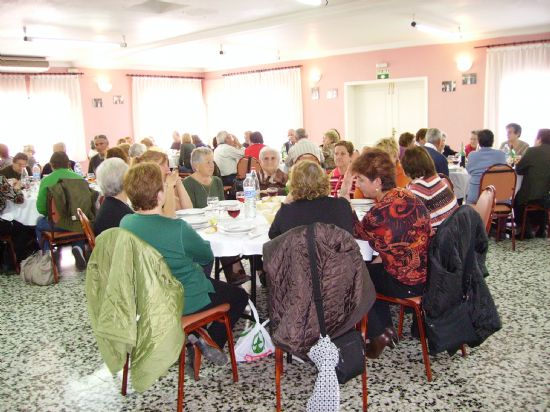 LOS USUARIOS Y SOCIOS DEL CENTRO MUNICIPAL DE PERSONAS MAYORES ORGANIZAN UN DÍA DE CONVIVENCIA, QUE SE CELEBRARÁ EL SÁBADO 18 DE OCTUBRE EN LA SANTA, CON MOTIVO DE LA APERTURA DEL CURSO DE ACTIVIDADES