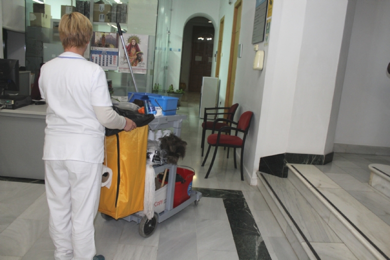 Se acuerda finalizar el contrato del Servicio de Limpieza de Interiores en centros e instalaciones dependientes del Ayuntamiento de Totana