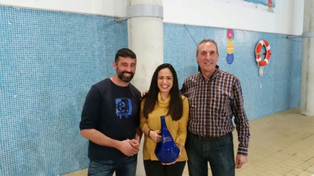 La Concejalía de Deportes reconoce la labor solidaria de los nadadores totaneros que recorrieron el pasado verano las aguas del Estrecho de Gibraltar 