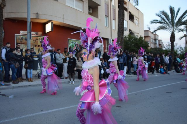 Se suscribe un convenio de colaboracin con la Federacin de Peas de Carnaval por importe de 7.000 euros para financiar parte de la organizacin de actividades del Carnaval2017