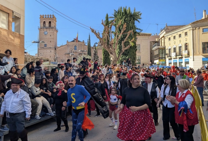Totana luce con orgullo y mucha satisfacci&oacute;n el sexto desfile de su Carnaval Adaptado e Inclusivo, el &uacute;nico que se celebra en la Regi&oacute;n de Murcia