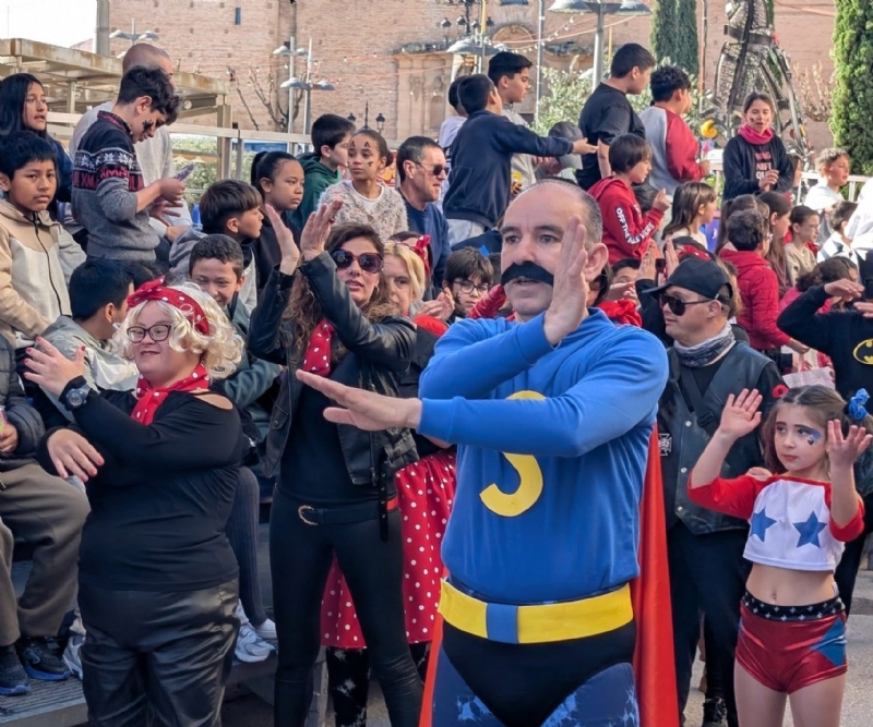 Totana luce con orgullo y mucha satisfacci&oacute;n el sexto desfile de su Carnaval Adaptado e Inclusivo, el &uacute;nico que se celebra en la Regi&oacute;n de Murcia