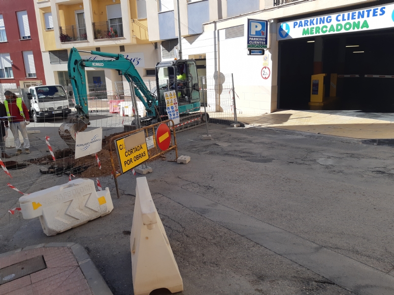 Infraestructuras ha comenzado esta semana las obras de renovacin de las redes de agua potable y alcantarillado en la calle Gregorio Cebrin, que tienen un plazo de ejecucin de dos meses