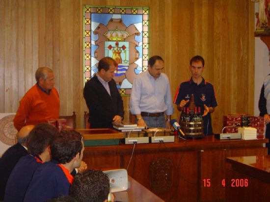 EL C.F.S. CAPUCHINOS Y LA CONCEJALA DE DEPORTES ORGANIZA CON XITO EL IV TORNEO DE FTBOL SALA EN SEMANA SANTA 