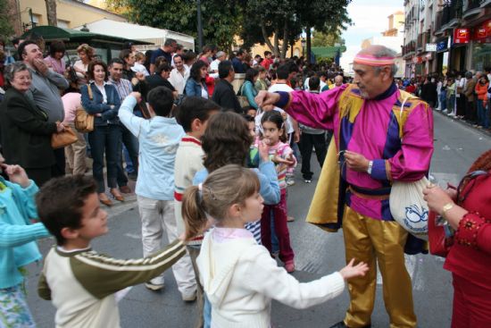MILES DE PERSONAS DISFRUTAN DE LA MSICA Y AMBIENTE DE LA FIESTA SARDINERA EN LAS CALLES DE TOTANA, DESDE DONDE PARTIR ESTE AO LA SARDINA AL ENTIERRO DE LAS FIESTAS DE PRIMAVERA