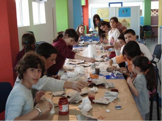 EL TALLER DE ARTES PLSTICAS REALIZA ACTIVIDADES CON LOS NIOS, NIAS Y JVENES DE LAS LUDOTECAS Y EDUTECAS DEL MUNICIPIO