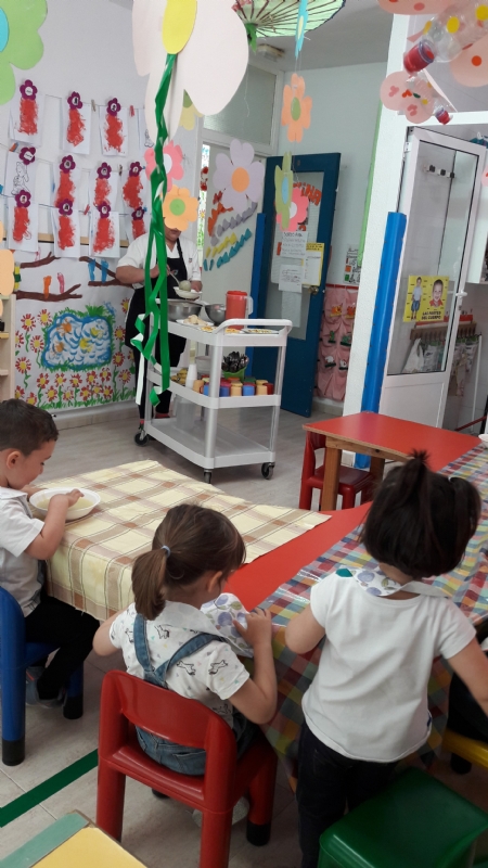 Prorrogan la gestión del servicio de cocina-comedor en la Escuela Infantil "Clara Campoamor" para el curso 2019/2020