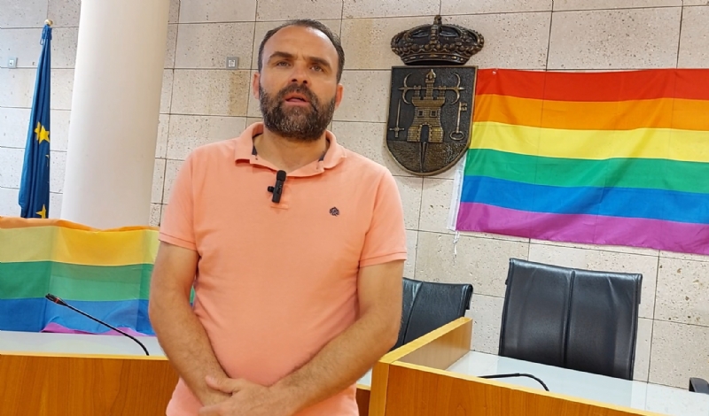 Vídeo. El Ayuntamiento se une hoy a la conmemoración del Día Internacional contra la LGTBIfobia con el fin de concienciar a la sociedad contra la discriminación de este colectivo
