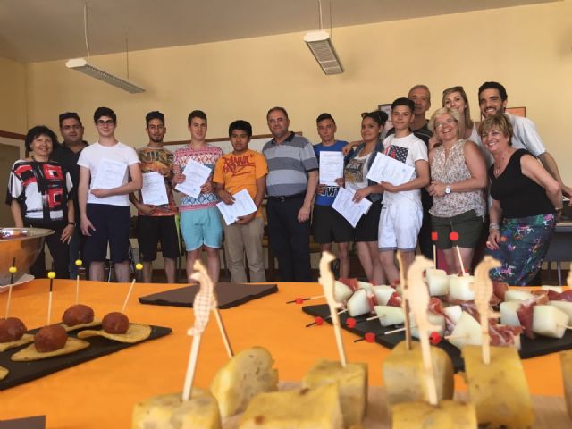 Se clausura el curso 2015/2016 del Aula Ocupacional en el que han participado un total de 16 alumnos de ESO que han aprendido una formación profesional inicial en Cocina y Pastelería