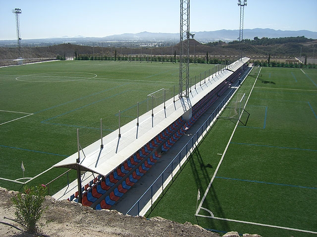 Se contratar la adquisicin de diverso material deportivo para la mejora de las instalaciones de la Ciudad Deportiva Valverde Reina