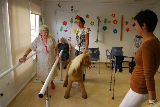 ESTA SEMANA SE CELEBRA EL IV ANIVERSARIO DEL CENTRO DE DÍA PARA PERSONAS DEPENDIENTES CON ALZHEIMER DE TOTANA CON EL DESARROLLO DE DIVERSAS ACTIVIDADES LÚDICAS 