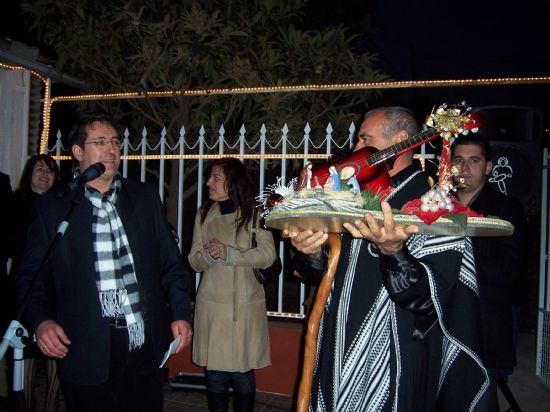 LAS AUTORIDADES LOCALES INAUGURAN EL TRADICIONAL BELN DE LA VENTA DE LOS PINOS, QUE CONT CON LA NOVEDAD DE UN NACIMIENTO VIVIENTE, ANTE LA ACTUACIN DEL GRUPO LOS CHARRASQUEADOS