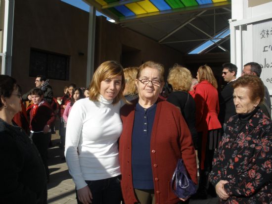 LOS USUARIOS DE LOS SERVICIOS DE ESTANCIAS DIURNAS DEL CENTRO MUNICIPAL DE PERSONAS MAYORES DE TOTANA SE VAN DE ROMERÍA CON LOS ALUMNOS DEL COLEGIO REINA SOFÍA DE LA LOCALIDAD