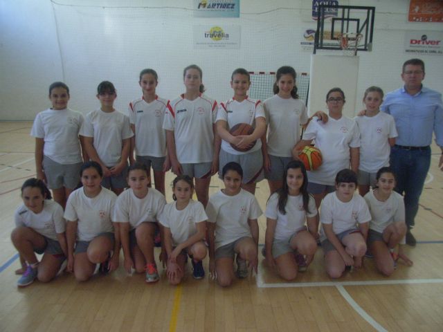 Deportes organiz la primera jornada de la Fase Local de Deporte Escolar en las modalidades de Voleibol alevn, Baloncesto alevn femenino y Balonmano alevn femenino
