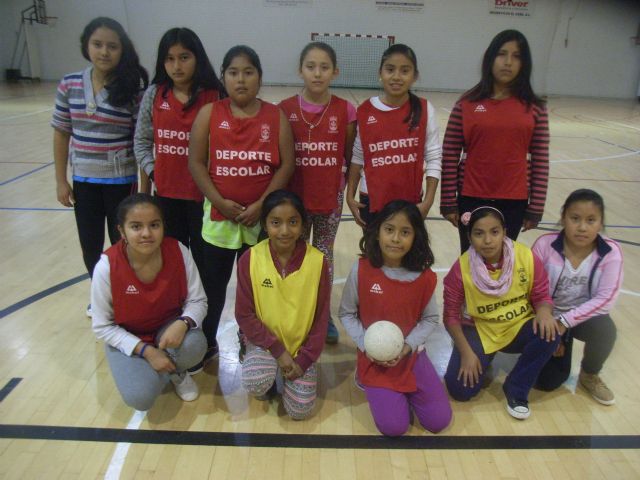 Deportes organiz la primera jornada de la Fase Local de Deporte Escolar en las modalidades de Voleibol alevn, Baloncesto alevn femenino y Balonmano alevn femenino