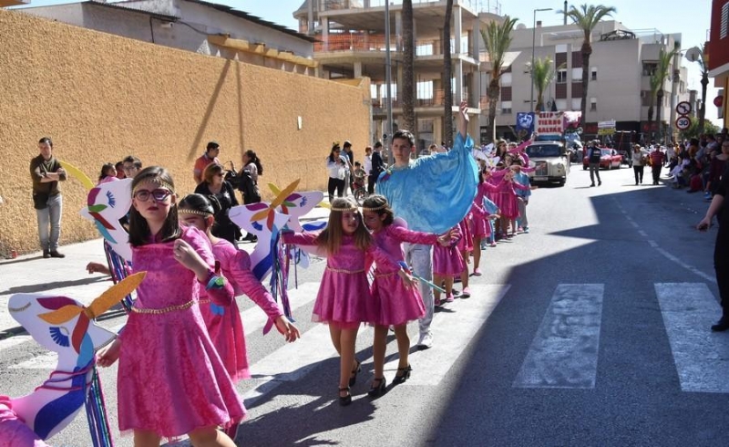 El Ayuntamiento financia con 2.200 euros con la Federacin de Peas del Carnaval para colaborar con los desfiles del Carnaval infantil
