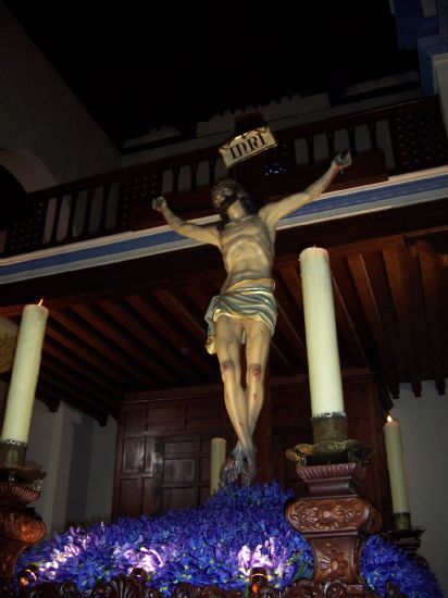 AUTORIDADES MUNICIPALES ASISTEN A LA IMPOSICIN DE ESCAPULARIOS A LOS TRECE NUEVOS COFRADES Y VEINTE DAMAS DE LAS COFRADAS DEL SANTSIMO CRISTO DE LA AGONA Y LA SANTSIMA VIRGEN DE LA ESPERANZA, EN LA PARROQUIA DE SANTIAGO