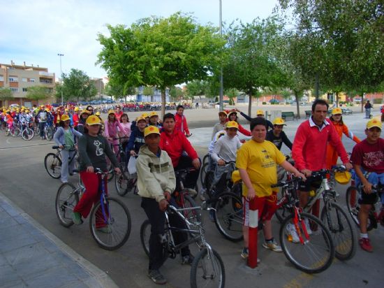 MS DE 1.500 ESCOLARES CON EDADES COMPRENDIDAS ENTRE LOS 10 Y 14 AOS PARTICIPAN EN LAS ACTIVIDADES ENMARCADAS EN LA III SEMANA DE LA SALUD Y LA ACTIVIDAD FSICA, ORGANIZADAS POR LA CONCEJALIA DE DEPORTES Y LOS CENTROS DE ENSEANZA
