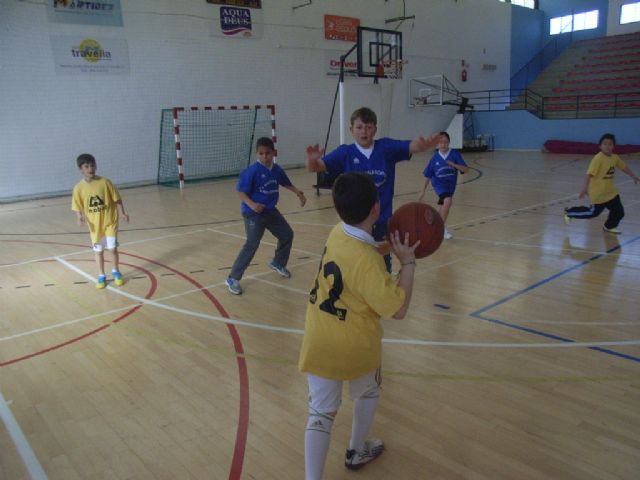 LA CONCEJALÍA DE DEPORTES ORGANIZÓ LAS SEMIFINALES DE LA FASE INTERMUNICIPAL DE LOS DEPORTES DE EQUIPO BENJAMÍN Y ALEVÍN DE DEPORTE ESCOLAR, EN COLABORACIÓN CON LA DIRECCIÓN GENERAL DE LA ACTIVIDAD FÍSICA Y EL DEPORTE DE LA REGIÓN DE MURCIA