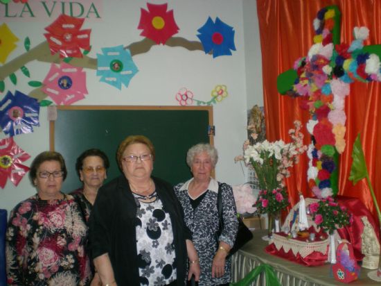 LOS  SOCIOS DEL CENTRO DE PERSONAS MAYORES DEL "PARETÓN-CANTAREROS" VISITAN EL  SERVICIO DE ESTANCIAS DIURNAS  Y LA EXPOSICIÓN "LOS MILLARES" EN LA SALA MUNICIPAL DE EXPOSICIONES "GREGORIO CEBRIÁN"